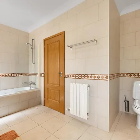 Villa Moradia 170 Lagoa (Algarve)